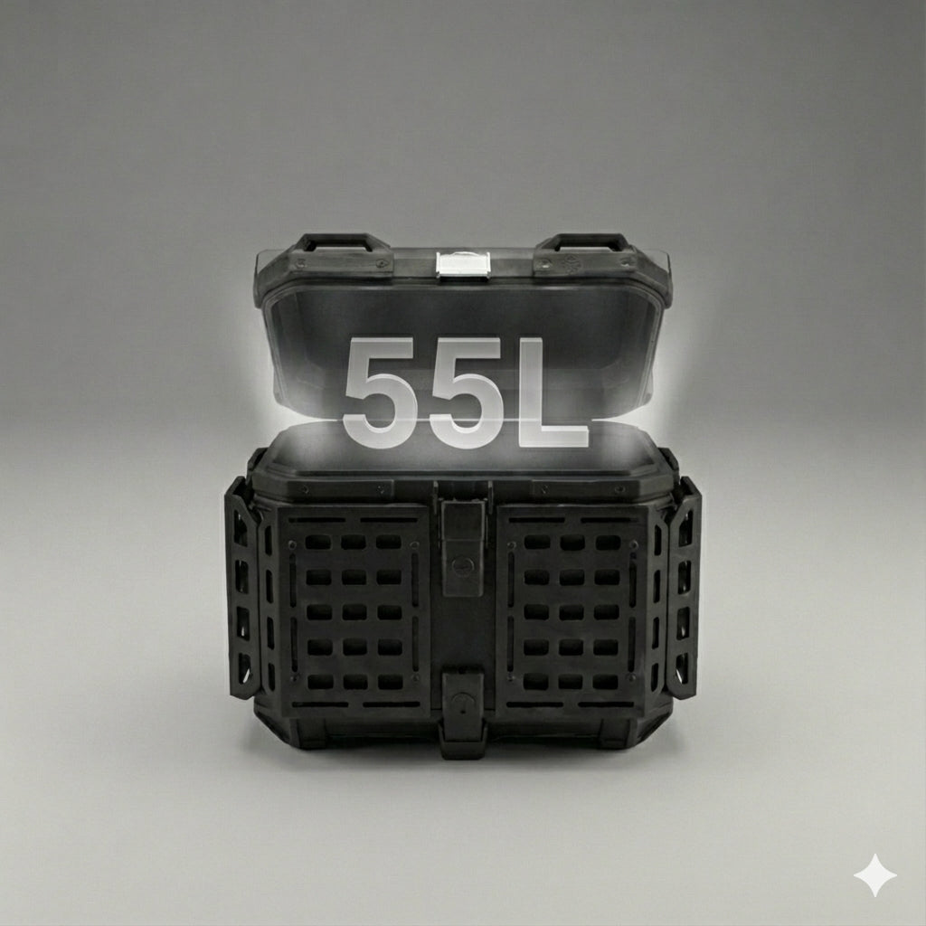 Photo studio de face d'un top case aluminium Adventure NOGA 55L avec écriture dans le top case